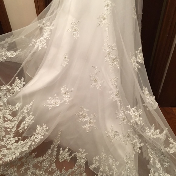 Maggie Sottero Tamara model petite. - Picture 4 of 8